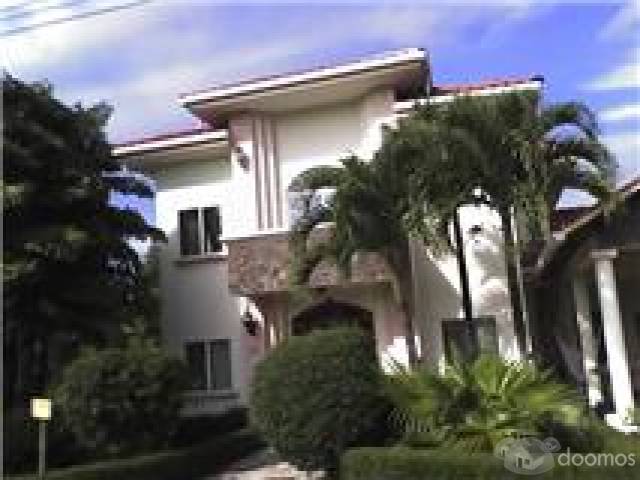 Venta de Casa de Playa en Tela - 1