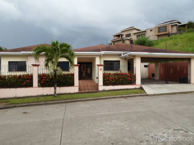 RESIDENCIA EN LAS COLINAS, LA CEIBA - 1