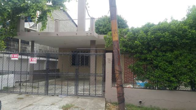 Casa ideal para oficinas o residencia, muro perimetral cerrado y electrificado - 1