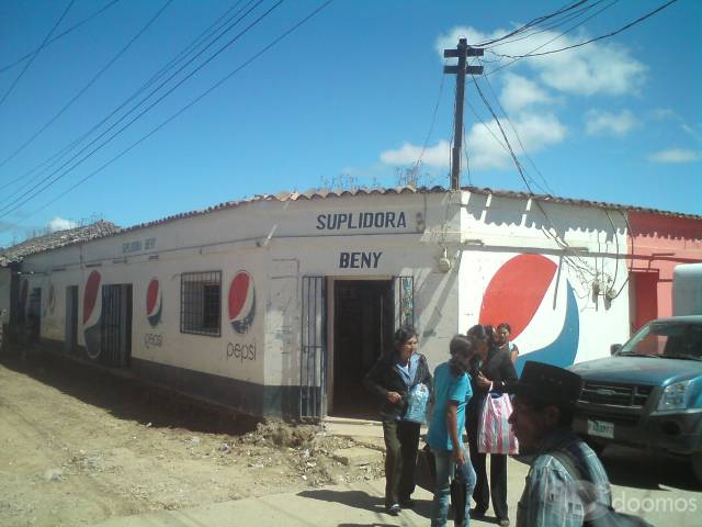 Se vende casa en el centro de las cuidades de La Esperanza e Intibuca - 1